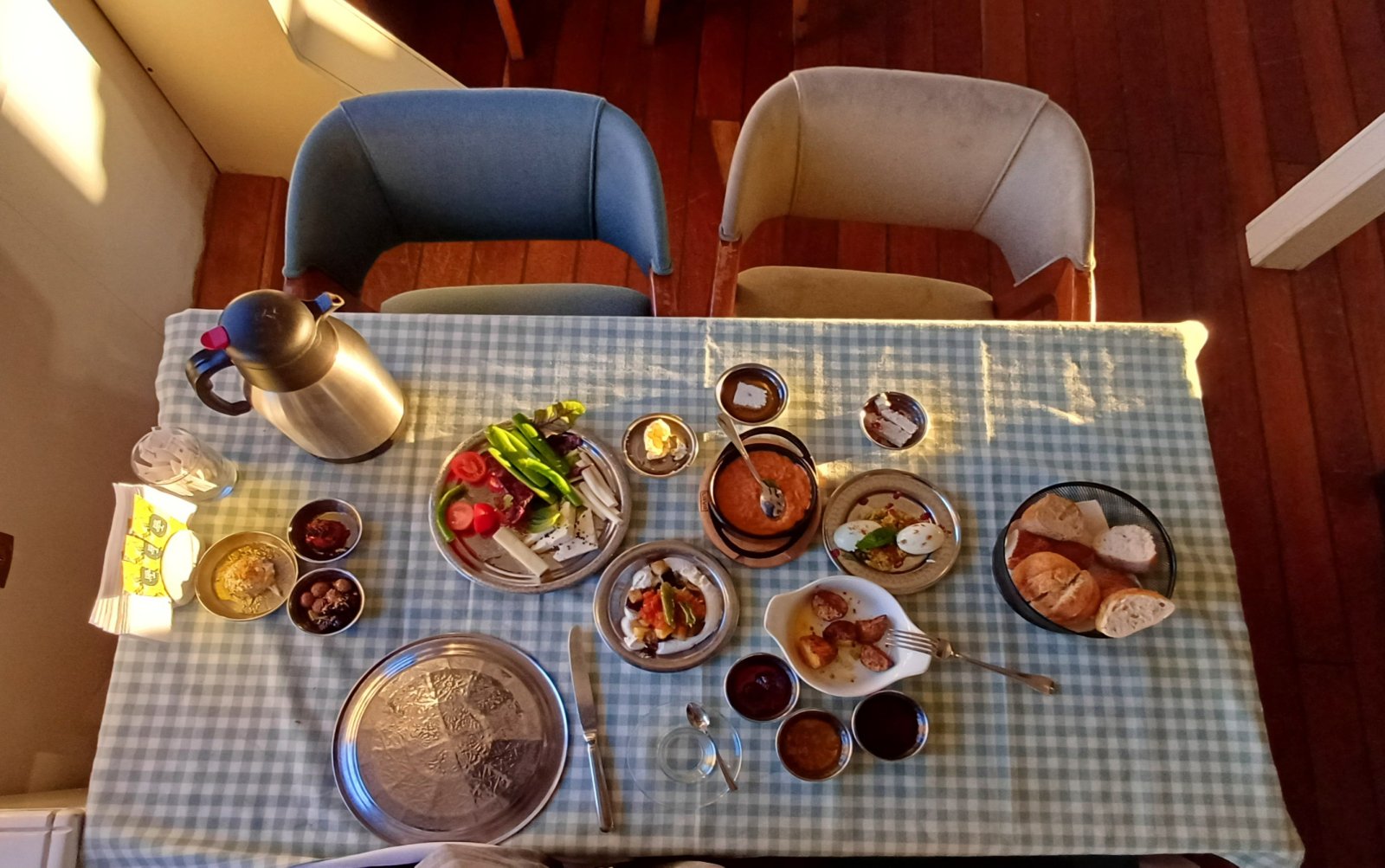 Authentic Turkish breakfast aboard Le Vapeur Magique cruise tour, fresh and delicious.