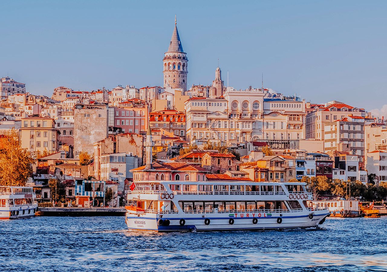 Istanbul Bosphorus Cruise 90-Minute Roundtrip with Audio Tour #2
